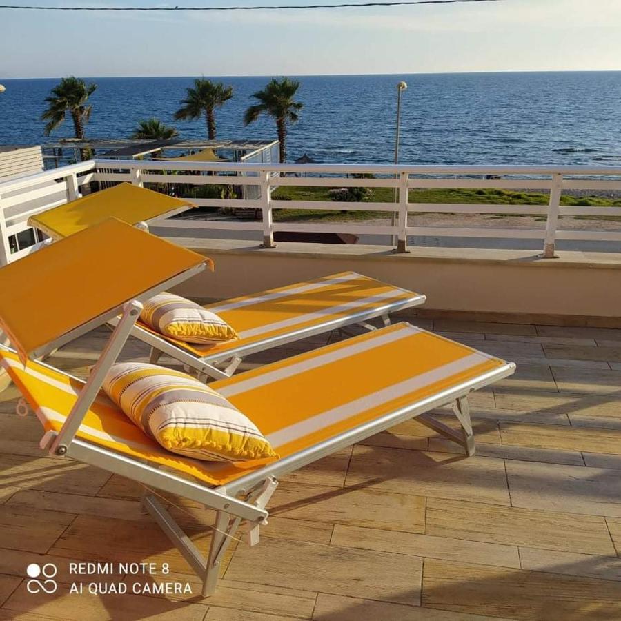 Suite In Front Of The Sea Nea Thesi ภายนอก รูปภาพ