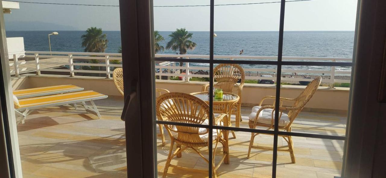 Suite In Front Of The Sea Nea Thesi ภายนอก รูปภาพ